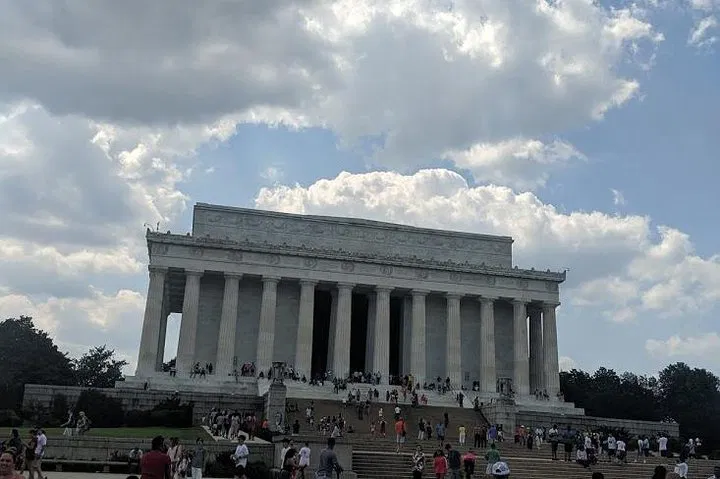 Day Time Tour: Customize Your DC Memorial Experience!