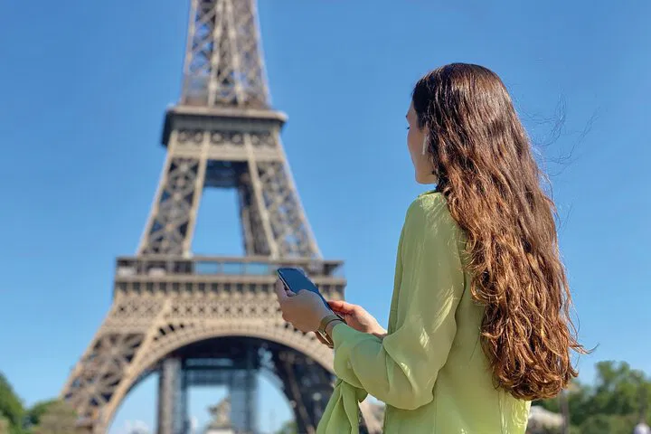 Eiffel Tower Tales: An Audio Adventure Through Parisian History!