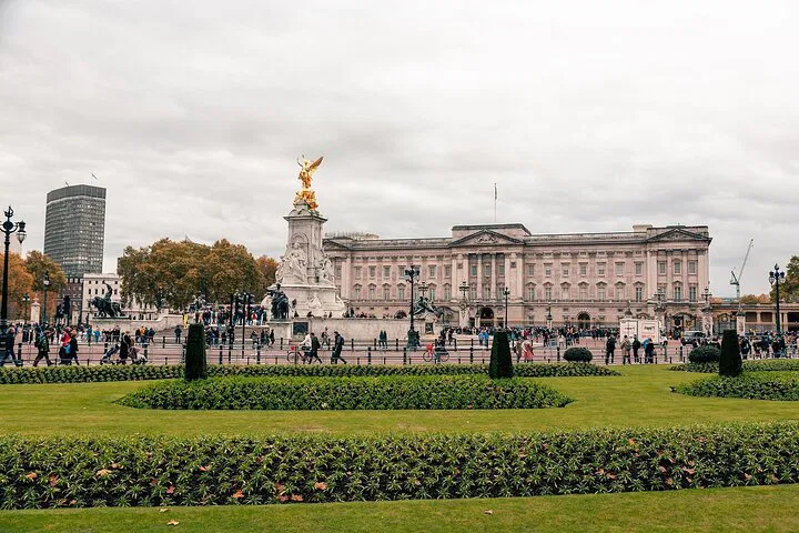 Royal London: Buckingham Palace, St. Paul's & Changing of the Guard Tour
