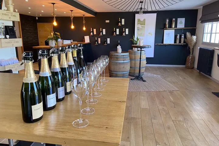 Uncork the Secrets: Champagne Masterclass in Cramant