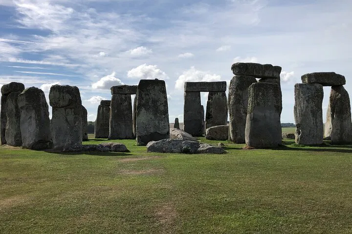 Stonehenge & Windsor Stopover from Southampton to Heathrow