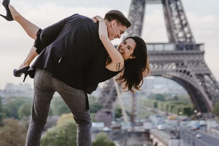 Immortalize Your Parisian Romance: VIP Photoshoot with Champagne & Private Transfers
