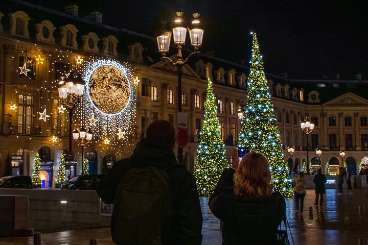 Enchanting Paris Christmas Lights: A Small Group Walking Tour
