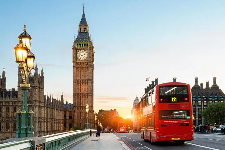 Royal London Unveiled: Kew Gardens & Westminster Wonders!