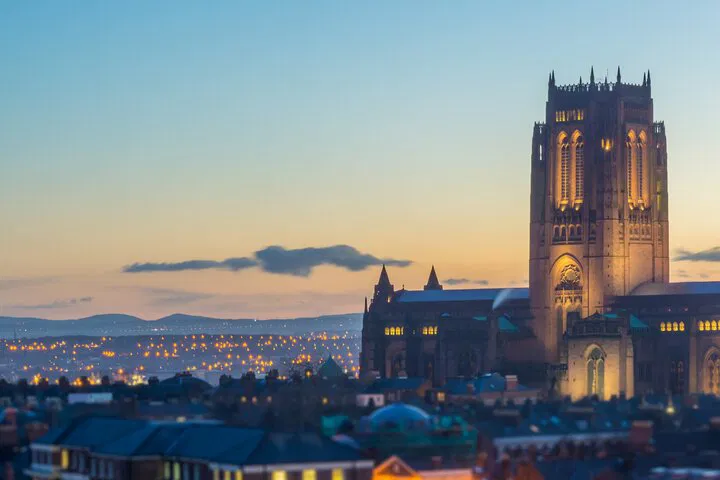 Uncover Liverpool's Secrets: An Engaging Scavenger Hunt Adventure!