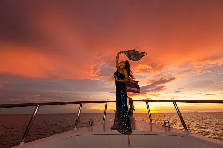 Sunset Spectacle: Luxury Dinner Cruise to Promthep & Krating Cape