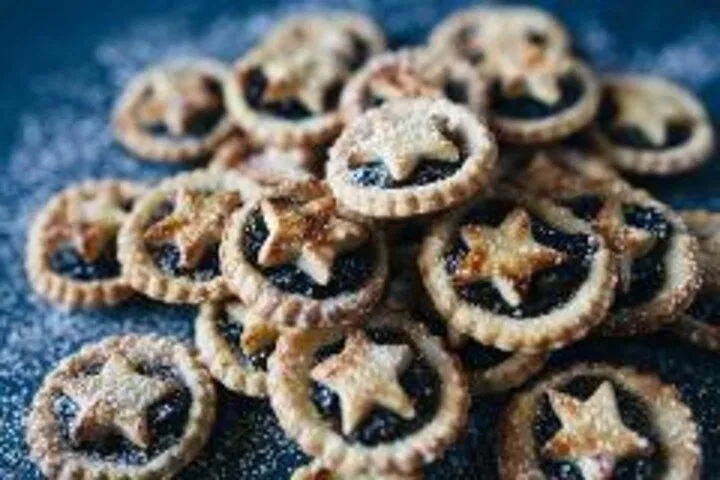 Craft Your Christmas Magic: Cotswolds Baking Workshop