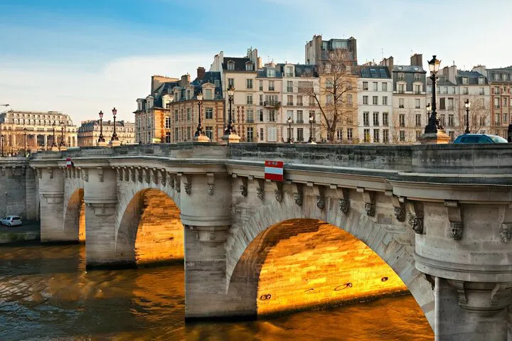 Paris Highlights: Expert-Led Walking Tour
