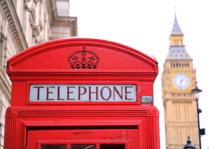 Beat the Rush: An Exclusive Early Morning Tour of London's Iconic Sites