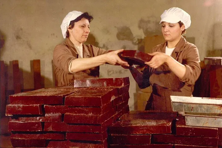 Indulge in Turin's Chocolate Legacy: A Delicious Adventure!