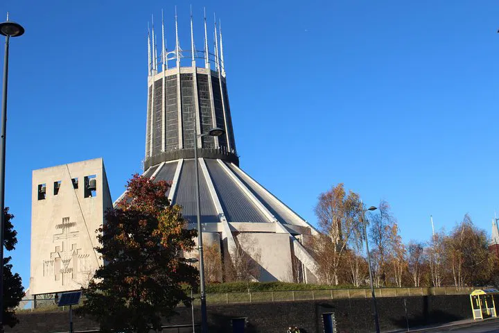 Discover Liverpool's Soul: An Exclusive Private Taxi Sightseeing Adventure