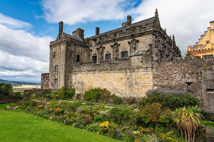 Stirling's Secrets: A Local's 90-Minute Walking Tour