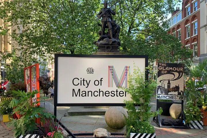 Manchester's 5 Quarters: Unlock City's Secrets!