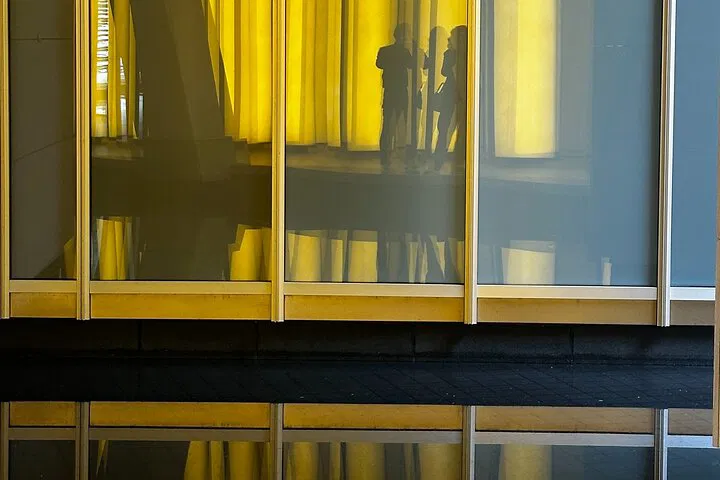 Fondation Louis Vuitton: Private Art & Photo Tour