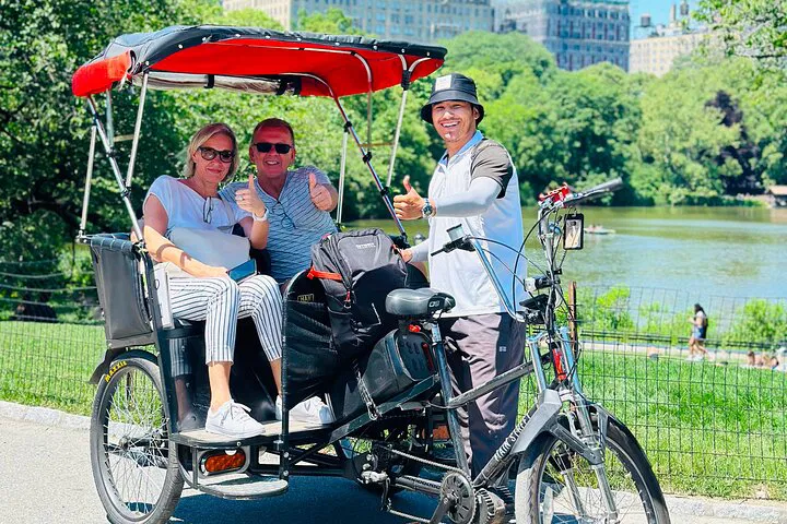 Glide Through Central Park: A Personalized Pedicab Adventure!