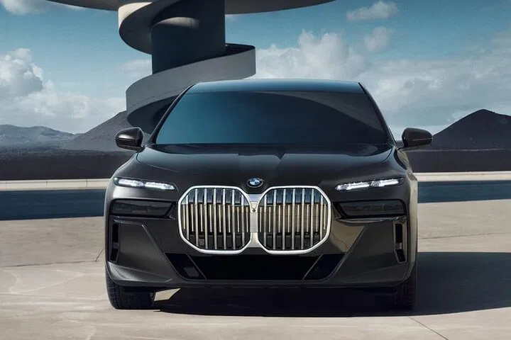 Stress-Free City to Airport Transfer: Manhattan to Newark in Style