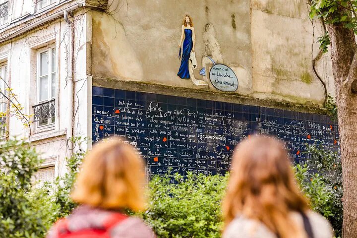 Discover Paris Your Way: A Personalized Walking Adventure