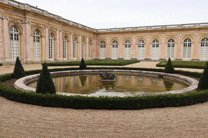 Versailles Private Tour: Skip-the-Line Palace & Gardens