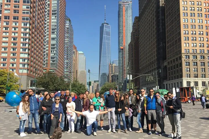 Discover Iconic Manhattan: An Italian-Guided Bus Tour