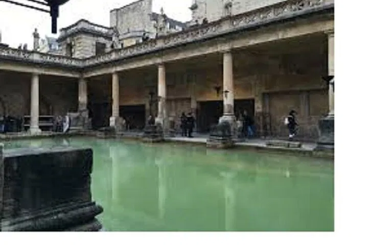 Uncover Ancient Wonders: A Luxurious Day Trip from Southampton to Stonehenge, Lacock & Bath