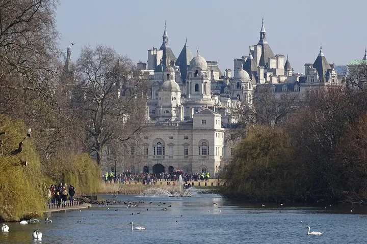 Royal London Unveiled: A Private Tour of St James' & Mayfair