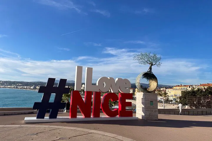Discover Nice: A Lively Walking Tour Through History & Charm