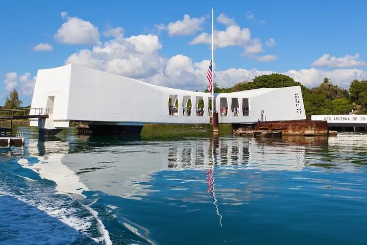 Unveiling History: Pearl Harbor & Honolulu Downtown Private Tour