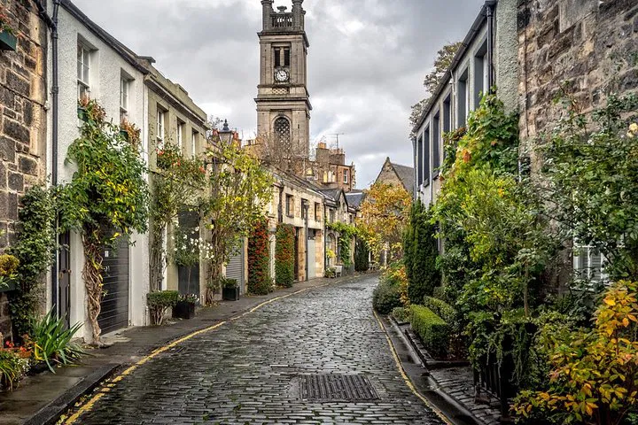 Discover Edinburgh's Charm: A Personalized Half-Day Adventure