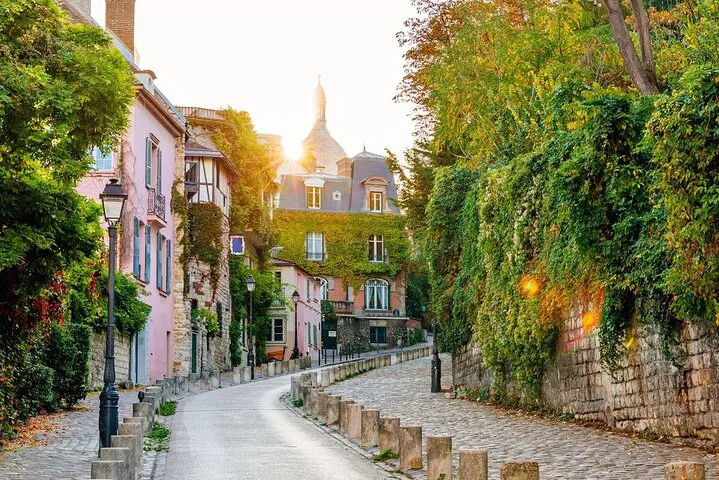 Montmartre Magic: Unveiling Paris' Artistic Heart with Moulin Rouge