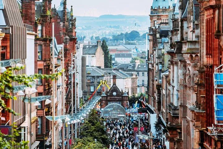 Glasgow's Victorian Grandeur: A Chauffeur-Driven Luxury Sightseeing Excursion
