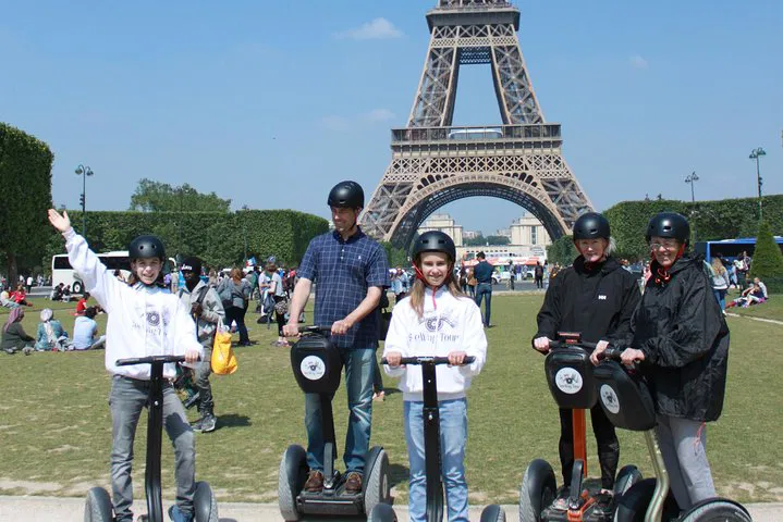 Glide Through Paris: Segway Tour of Iconic Sites