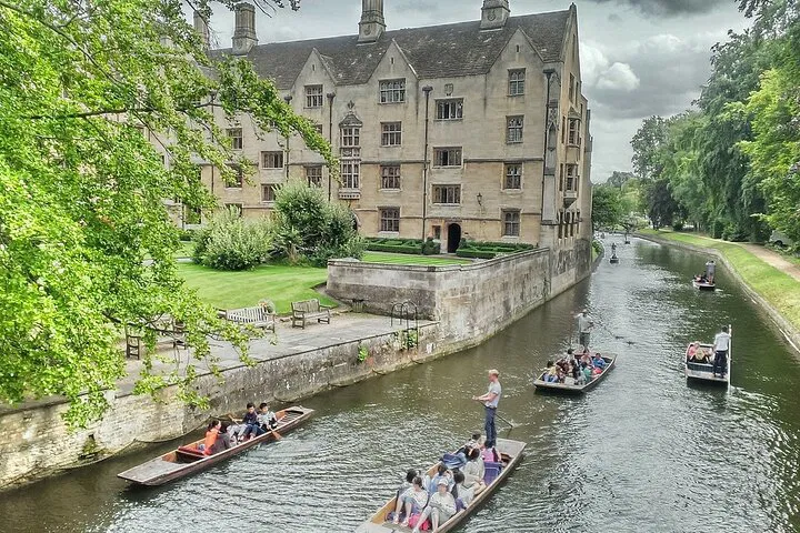 Stress-Free Cambridge Transfer: Your Door-to-Door Private Ride