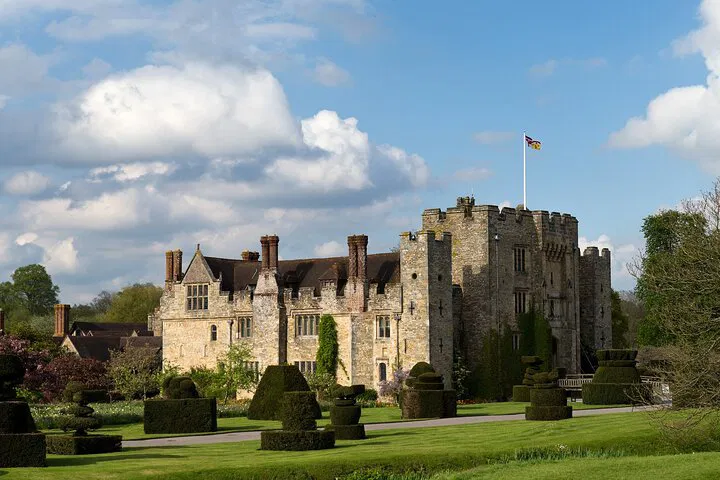Hever Castle Tour: Luxury Private Day Trip from London