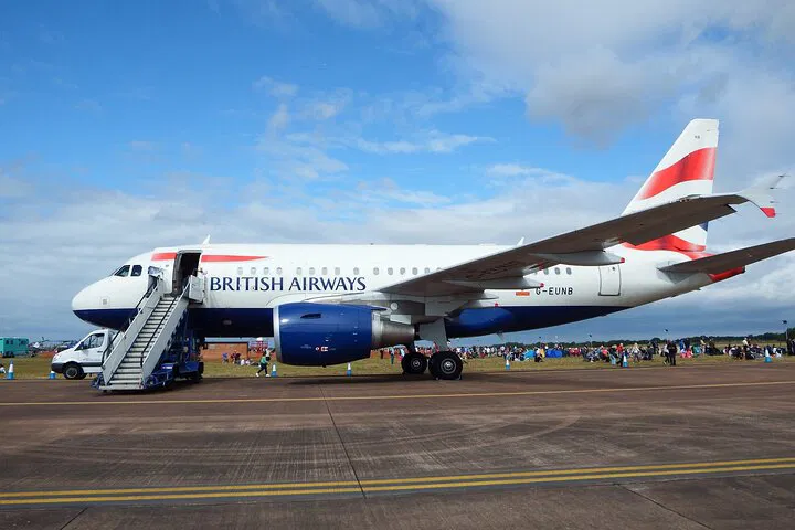 Effortless London Arrival: Private Black Cab Transfer from Heathrow