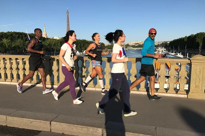 Paris Sunrise Run: Sightseeing & Iconic Views