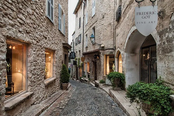 Unveiling Provence's Charms: An Exclusive Private Village Tour