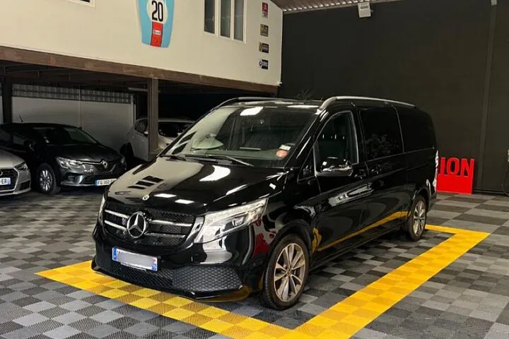 Paris Airport Transfer: Luxury Van for Stress-Free Arrival