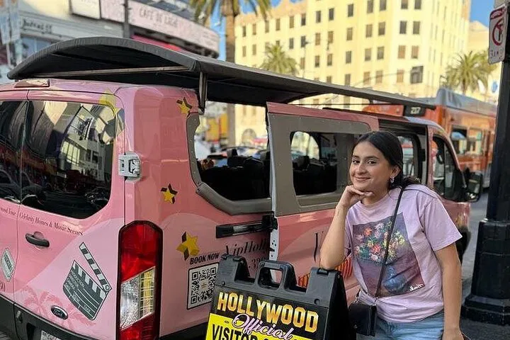 Hollywood's A-List: Unveiling Celebrity Homes & Hotspots Bus Tour!