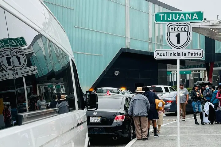 Seamless Ensenada-Tijuana Airport Transfer: Your Personalized Comfort Ride