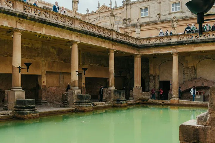 Uncover Bath's Secrets: A 2-Hour Private Guided Tour