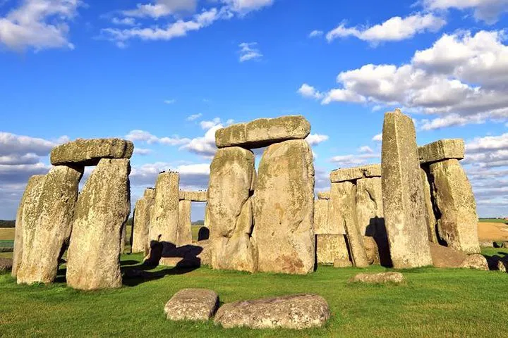 Unveiling Stonehenge: A Personalized Journey from London