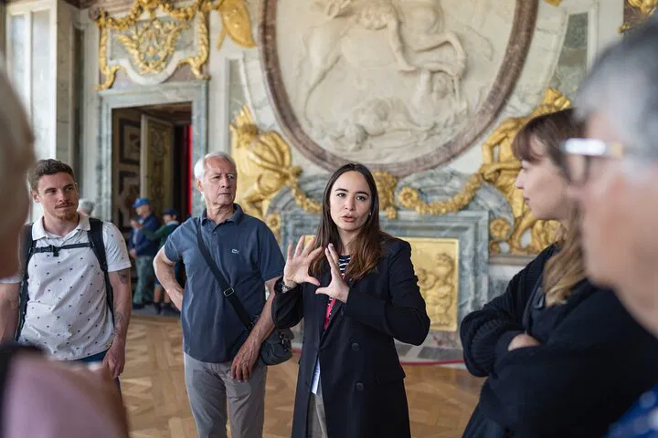 Versailles Tour: Skip-the-Line Train Trip from Paris