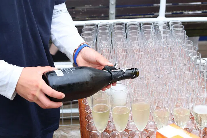 Oxford River Cruise: Prosecco, Views & Relaxation!