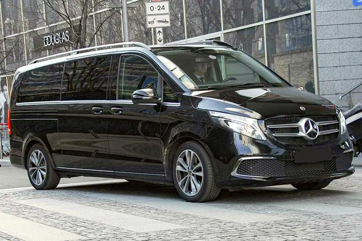 Stress-Free Paris Arrival: Private Airport Transfer