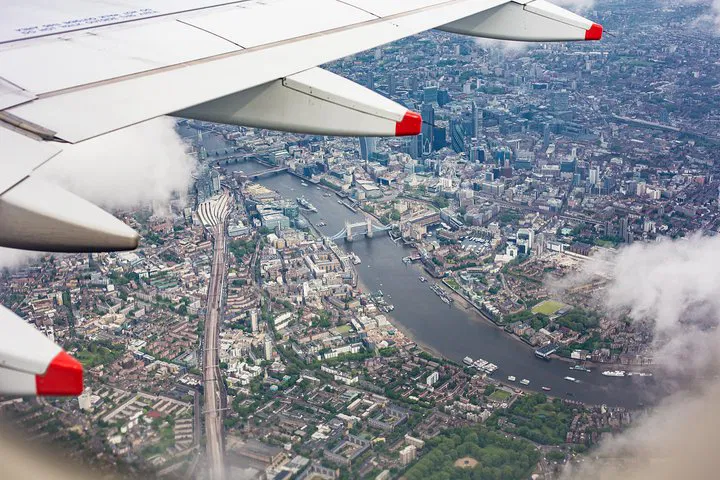 Seamless London Airport Transfers: Heathrow & Gatwick