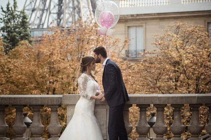 Parisian Romance: Immortalize Your Love with a Private Photoshoot