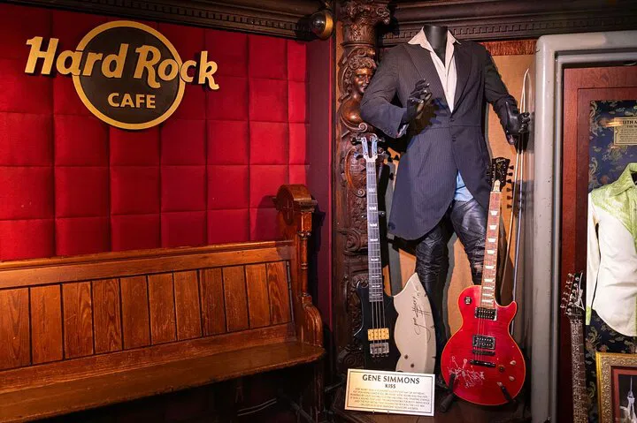 Hard Rock London: Music History Walking Tour