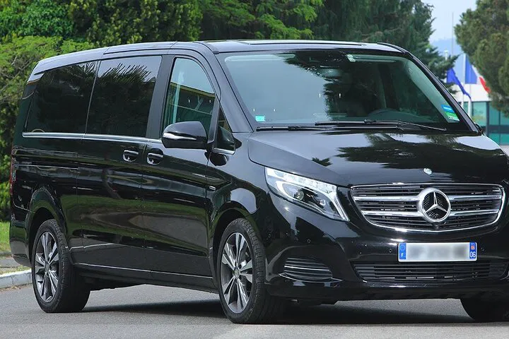 Stress-Free Marseille Airport Transfers: Your 24/7 Private Chauffeur Awaits!