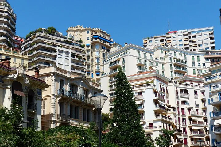 Luxury Private Transfer: Torino to Monaco with Savona Stopover