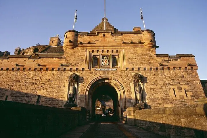 Uncover Edinburgh Castle's Secrets: A Private Historical Journey